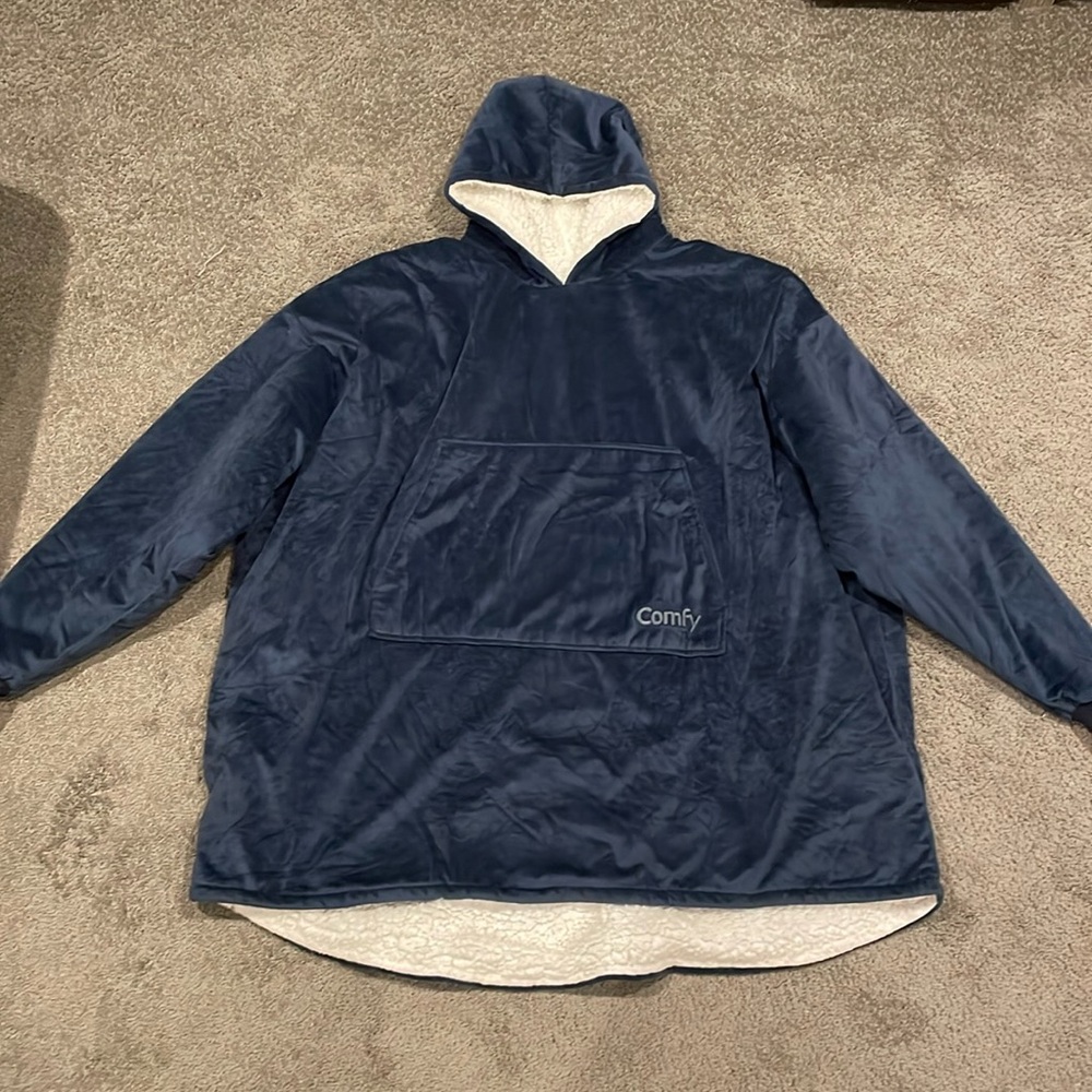 The Comfy (wearable blanket!) Like New!